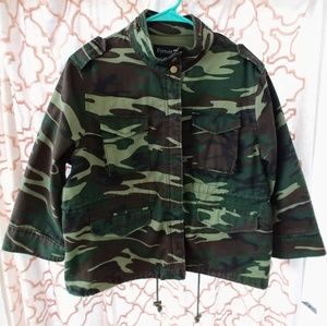 💚FOREVER 21 Camo 3/4 sleeve military jacket💚